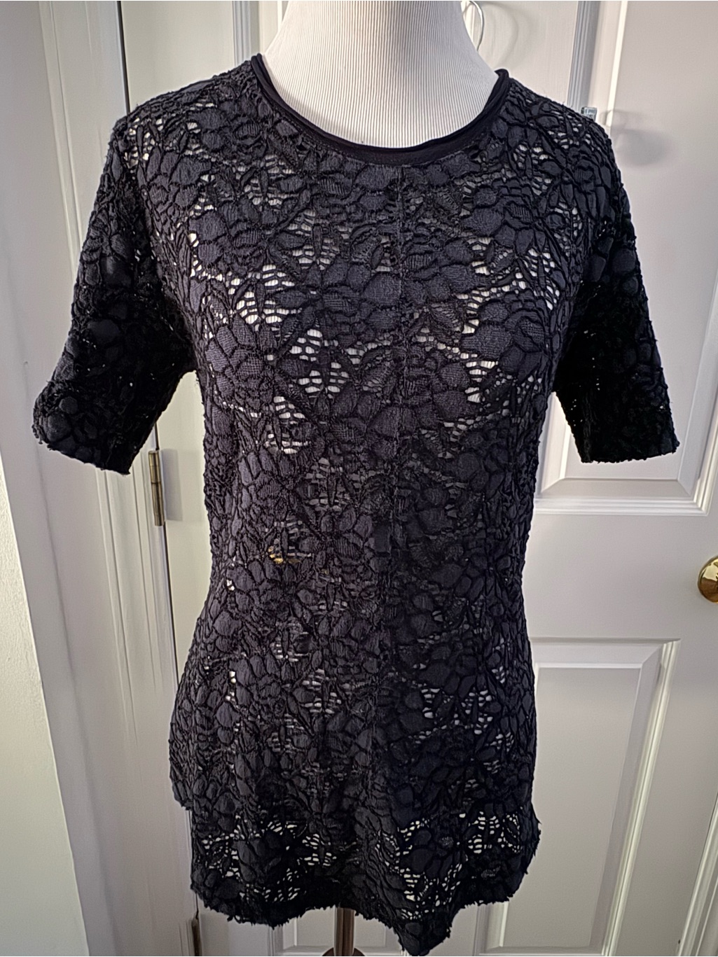 Chick Raquel Allegra Black Floral Lace Short-Sleeve Blouse Top Sz 2